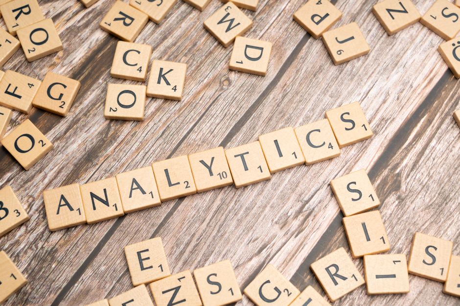 Affiliate Network vs Tracking Software: 2026 Comparison